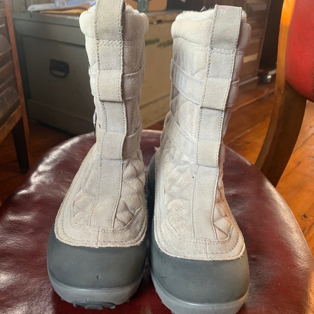Columbia snow boots